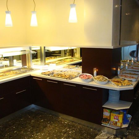 Hotel Bellevue Линяно Сабиадоро Екстериор снимка