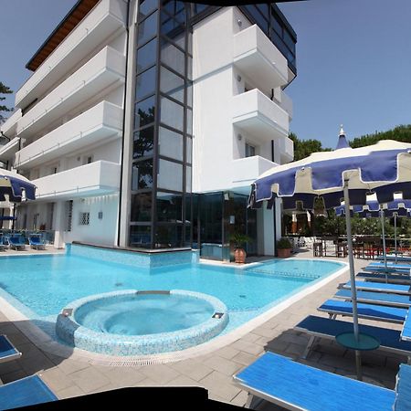 Hotel Bellevue Линяно Сабиадоро Екстериор снимка