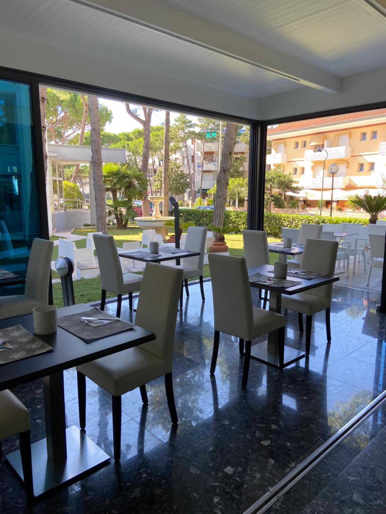 Hotel Bellevue Линяно Сабиадоро Екстериор снимка
