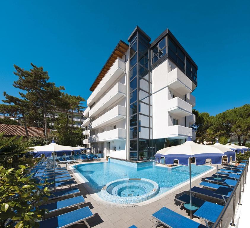 Hotel Bellevue Линяно Сабиадоро Екстериор снимка