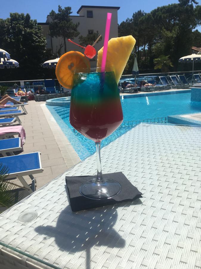 Hotel Bellevue Линяно Сабиадоро Екстериор снимка