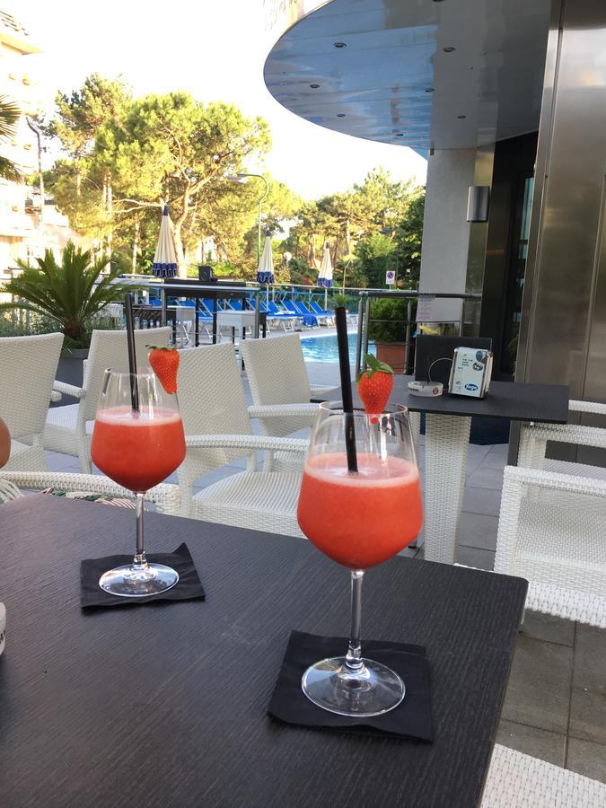 Hotel Bellevue Линяно Сабиадоро Екстериор снимка