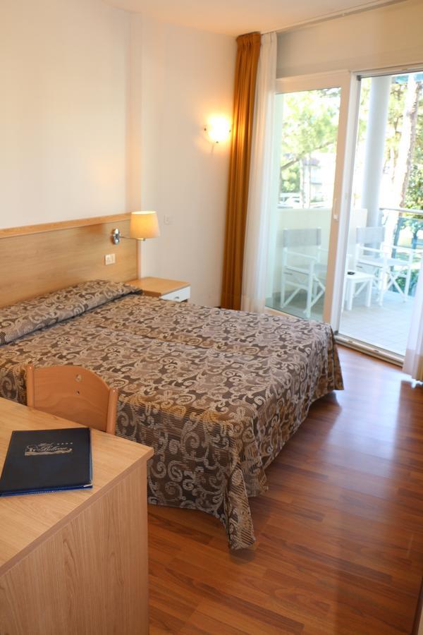 Hotel Bellevue Линяно Сабиадоро Екстериор снимка